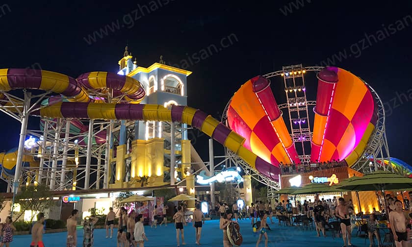 超级龙卷风水滑道提供了一种新的、刺激的水上体验