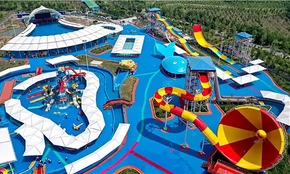 炎热的夏季，去水上乐园度假是最佳选择